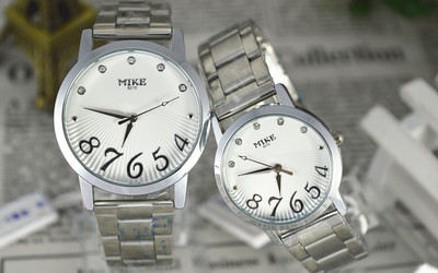 新款热卖 时尚休闲米可情侣钢带精礼品表学生表8215